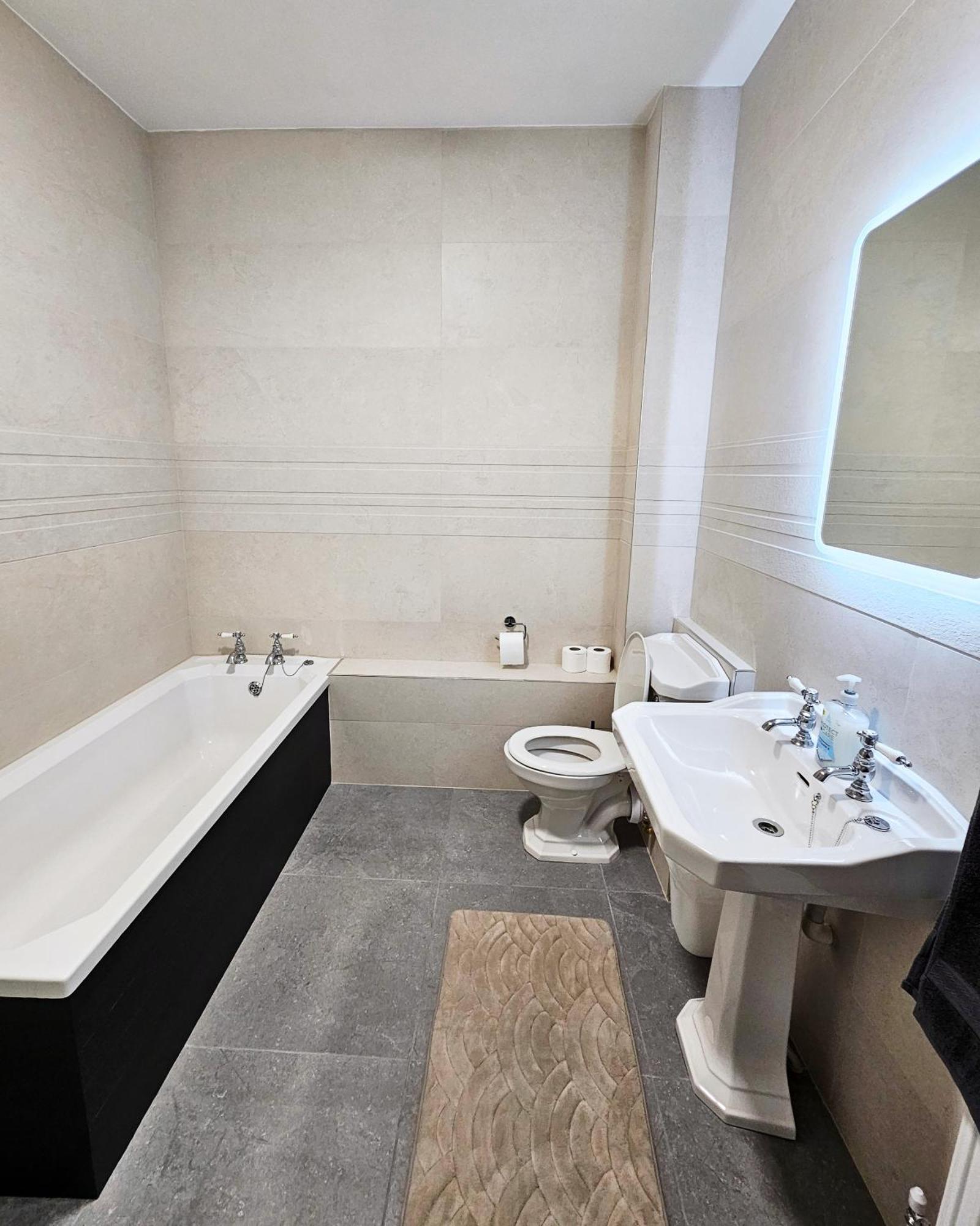 Dromod Suites ภายนอก รูปภาพ